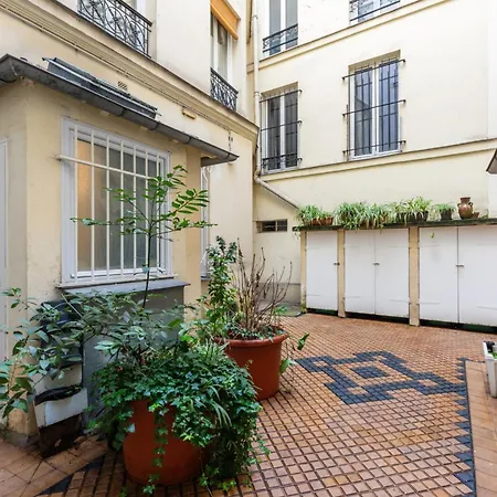 Grand Appt 2 Ch Proche Champs Elysees Montmartre Apartmán *